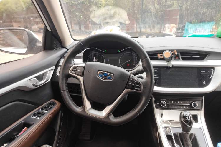 Used Geely Auto Vision 2019 Upgraded Model 1.5L CVT Prestige Version China VI Standard
