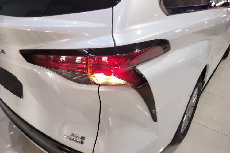 Used Toyota SIENNA 2021 2.5L Hybrid Luxury Edition