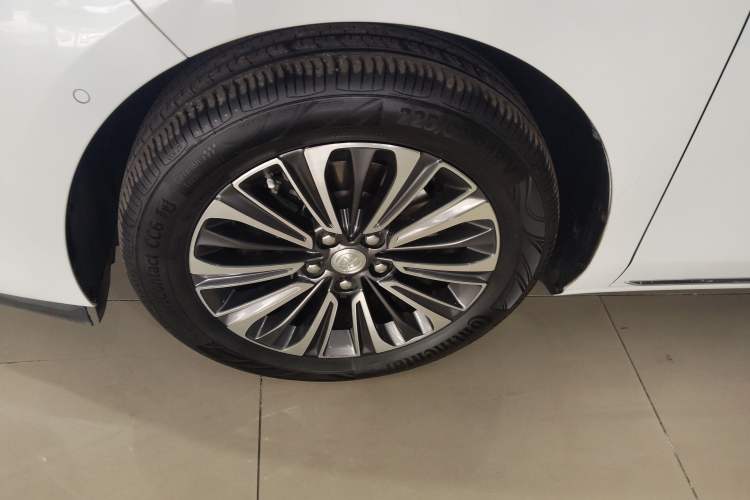 Used Buick GL8 2023 ES Lu Zun Luxury Model Left Front Wheel Hub