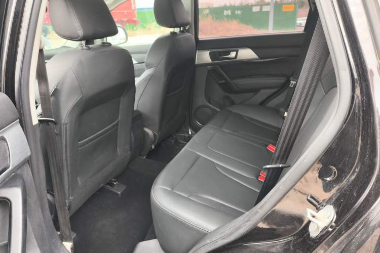 Used Haval H2 2018 Chuanxiang Edition Blue Badge 1.5T Dual-Clutch Two-Wheel Drive Fashionable Model
