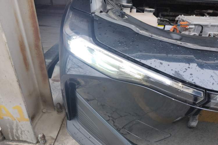 Used Toyota bZ3 2023 517 km Elite PRO Right Front Headlight