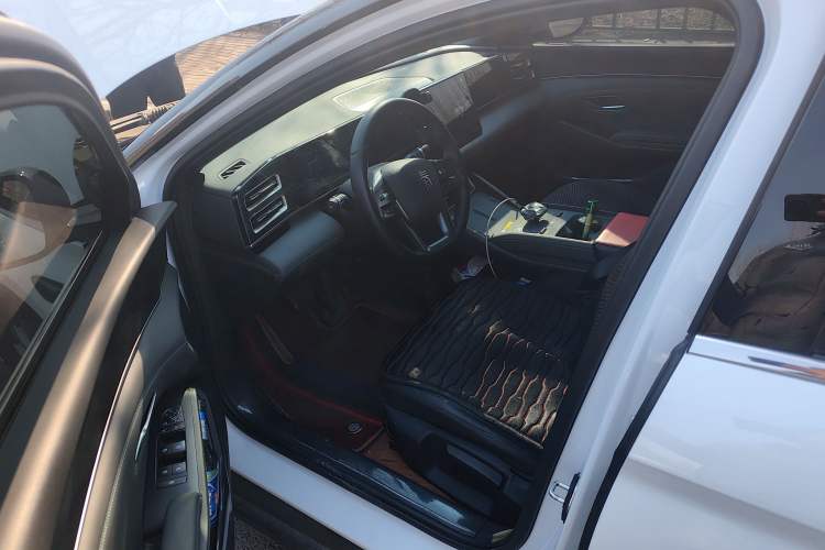 Used BYD Qin L 2025 DM-i Smart Drive 80KM Leading Model