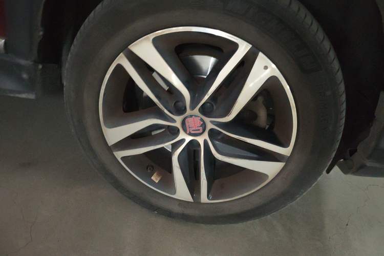 Used BYD Tang New Energy 2015 2.0T Four-Wheel-Drive Flagship Model