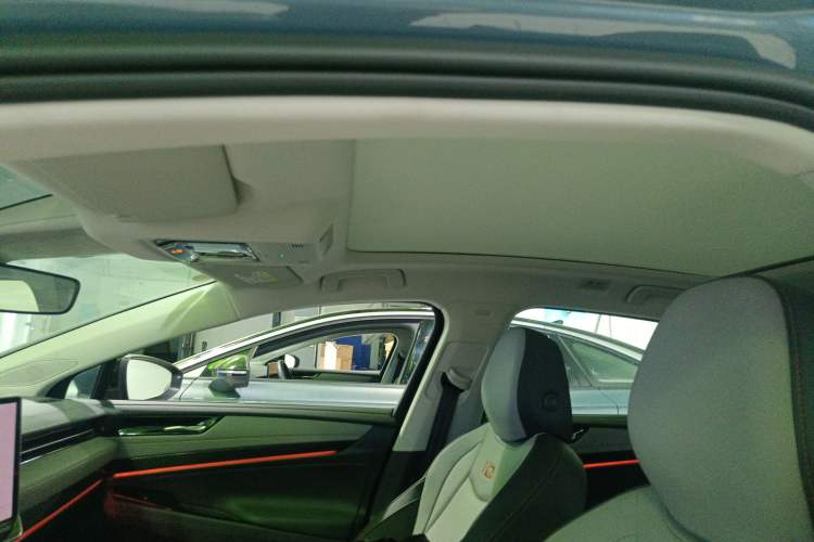 Used Volkswagen ID.7 VIZZION 2024 AIR model Headliner