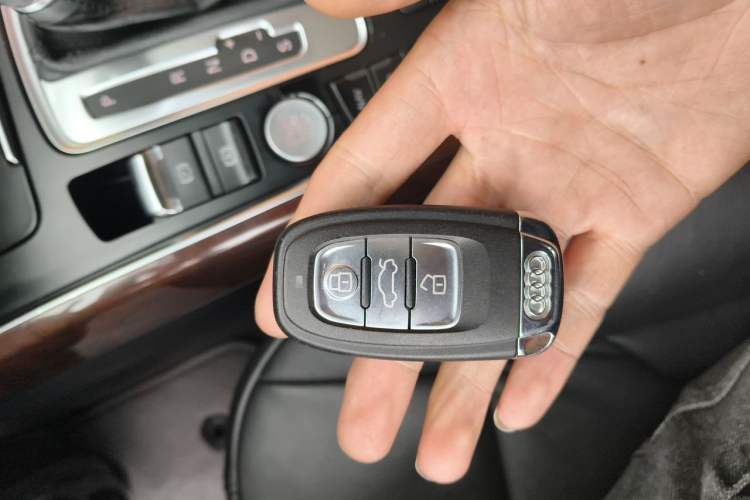 Used Audi Q5 2012 2.0TFSI Comfort Version Vehicle Key