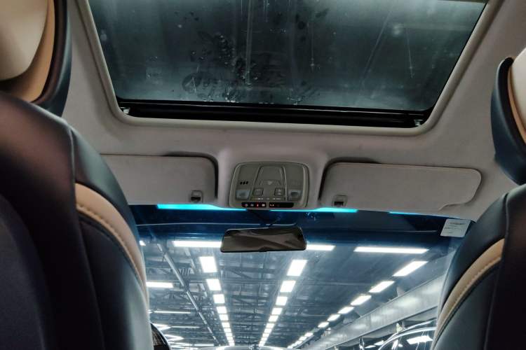 Used Buick GL8 2022 ES Landtrek 653T Comfort Edition Headliner