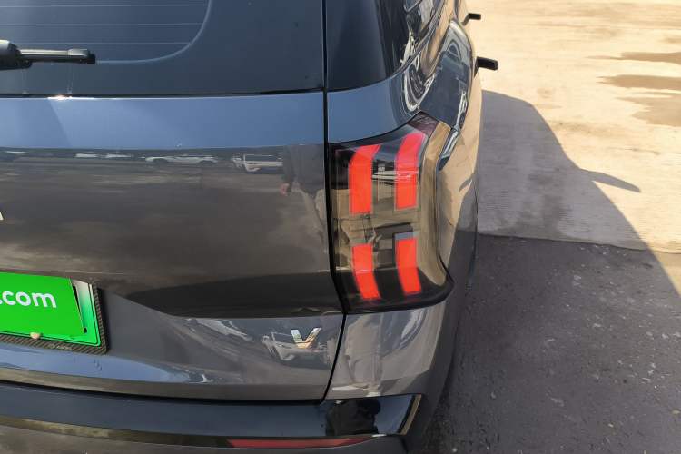 Used AION V 2024 Aion Tyrannosaurus 650 Smart Luxury Edition
