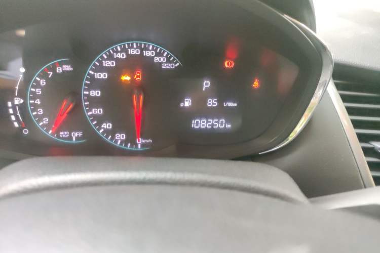 Used Chevrolet Trax 2018 330T Automatic Two-Wheel Drive Elite Model Odometer Close Up