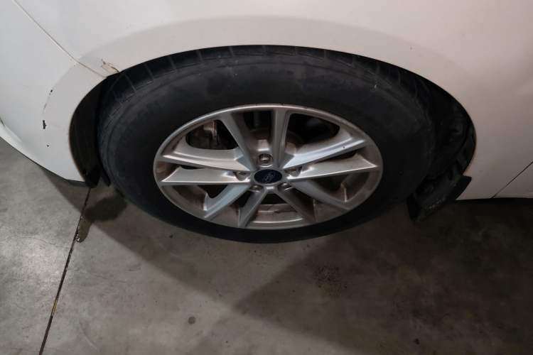 Used Ford Focus 2017 Sedan EcoBoost 125 Automatic Supreme Style SmartDrive Edition
