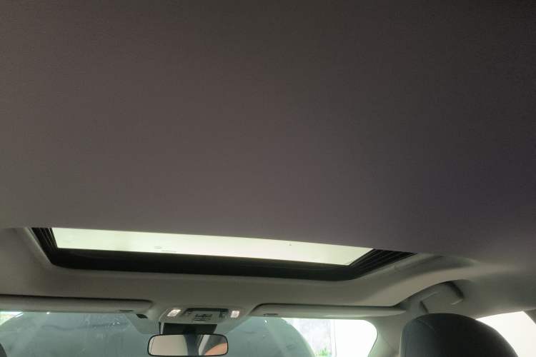 Used Toyota Granvia 2024 2.5L Hybrid Comfort Edition
