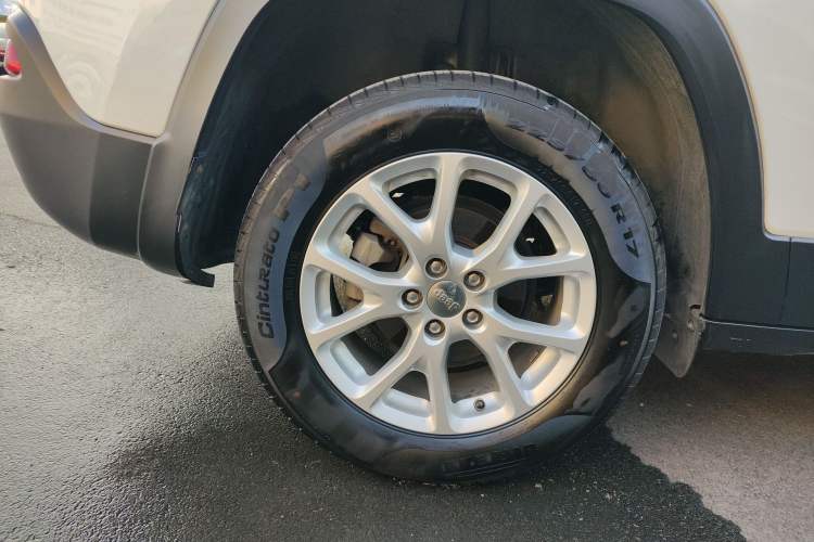 Used Jeep Cherokee 2017 2.0L Superior Edition