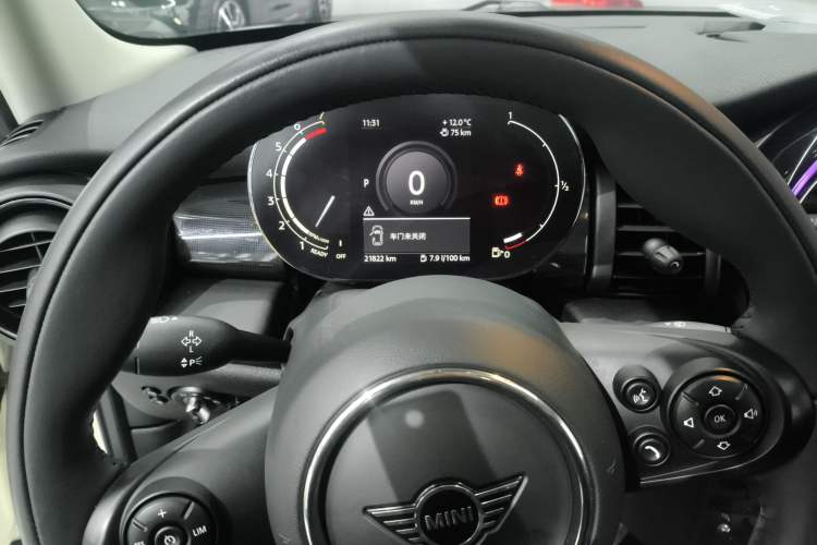 Used MINI MINI 2021 1.5T COOPER Classic Edition Five-Door Version
