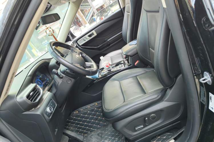 Used Ford Explorer 2020 EcoBoost 285 4x4 Titanium Edition 7-Seater
