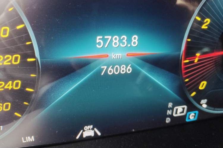 Used Mercedes-Benz GLC 2021 GLC 300 L 4MATIC Dynamic Model Odometer Close Up