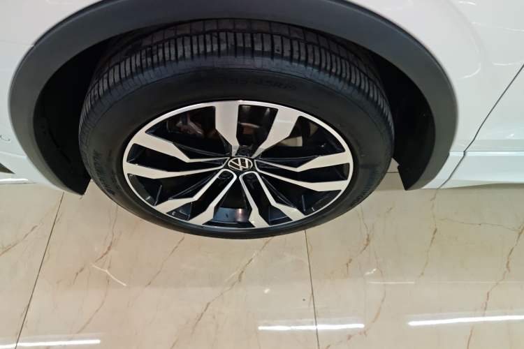 Used Volkswagen Tiguan L 2021 330TSI Automatic Two-Wheel Drive R-Line Enhanced Edition