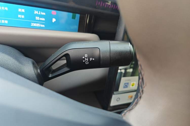 Used Lynk & Co Z10 2025 95 kWh 766 km Range Rear-Wheel Drive Max