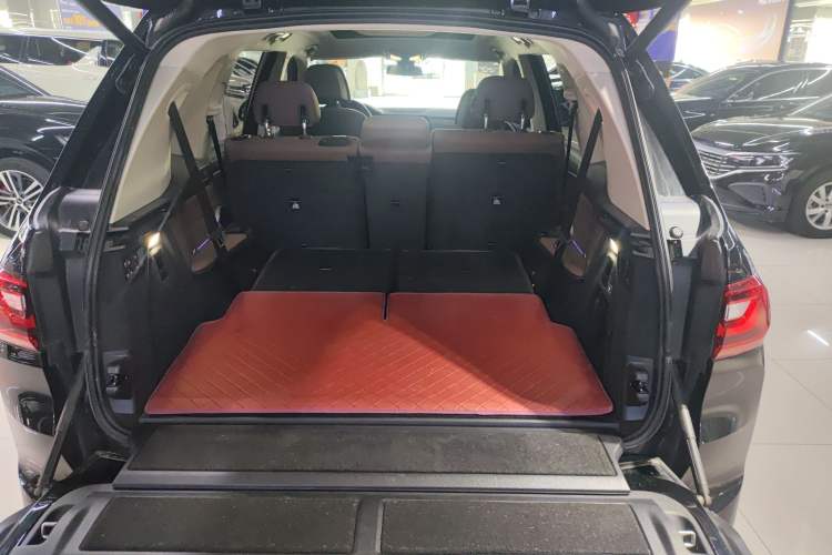 Used BMW X7 2021 xDrive40i Luxury Package with Leading Features