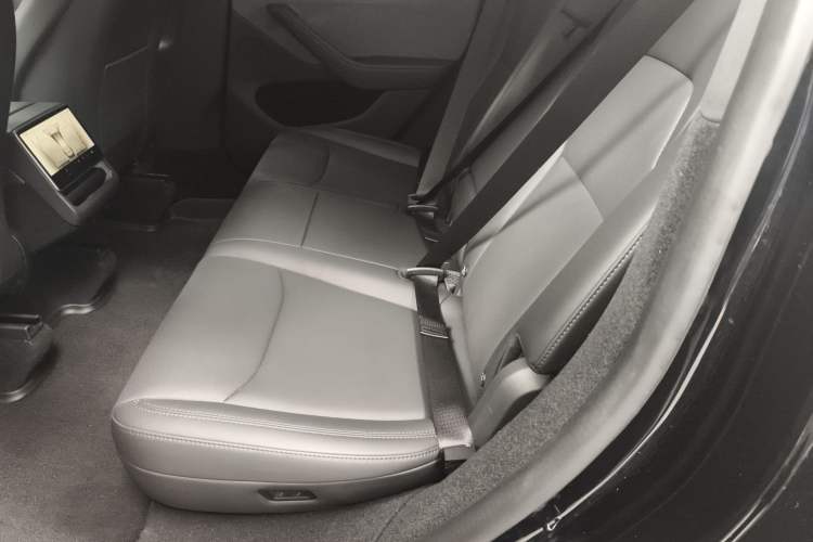 Used Tesla Model Y 2025 Rear-Wheel-Drive Version