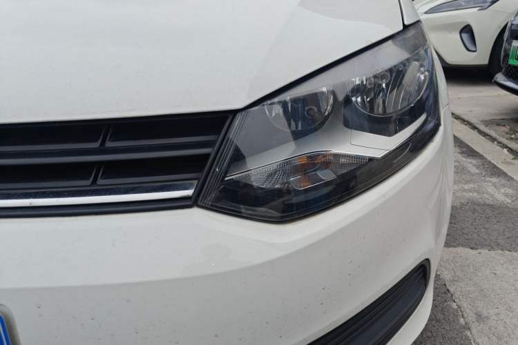 Used Volkswagen Polo 2016 1.4L Manual Fashion Model
