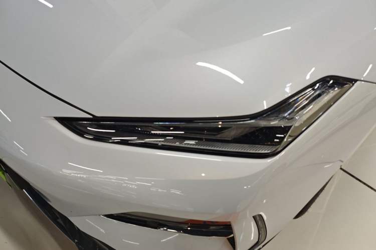 Used Geely Galaxy E8 2025 700 km Long-Range Intelligent Driving Version Left Front Headlight