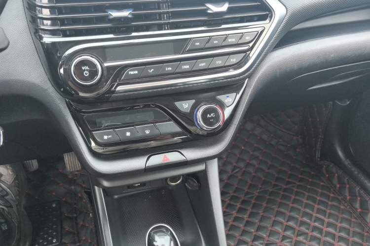 Used Changan Alsvin 2019 1.5L DCT Comfort Model China VI Standard
