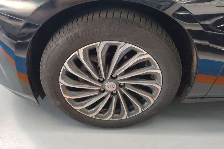 Used Buick LaCrosse 2023 28T Prestige Edition Left Front Wheel Hub