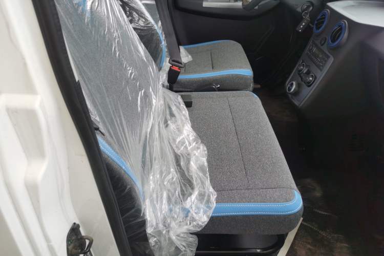 Used Foton Intelligent Blue Elf E7 2024 All-Electric Van Flat Roof 2 Seats EVE Energy 41.86 kWh
