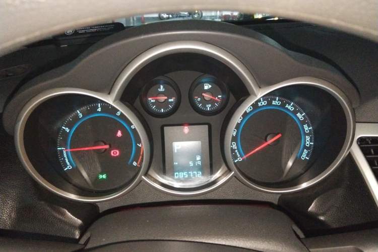 Used Chevrolet Cruze 2013 1.6L SE AT Instrument Cluster