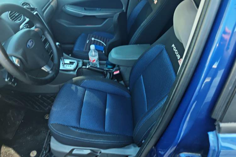 Used Ford Focus 2009 Two-Door 2.0L Automatic Sport Model Left Front Seat