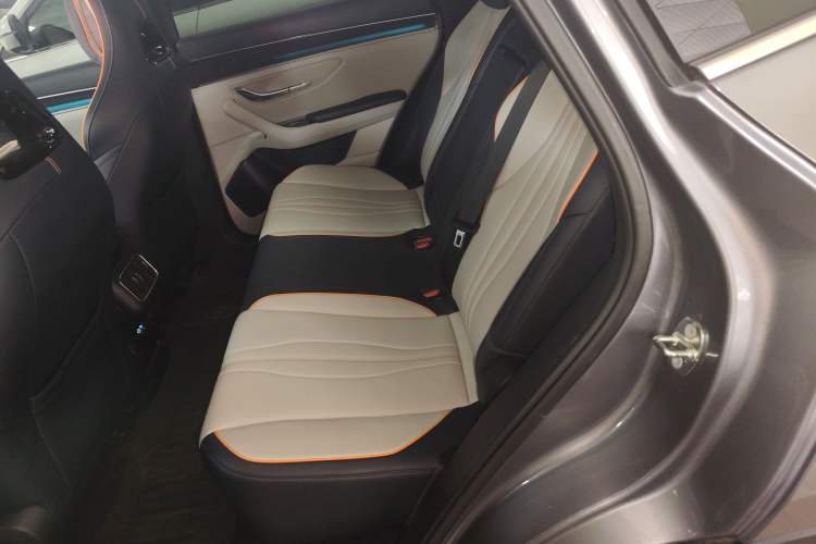 Used BYD Song PLUS New Energy 2024 HONOR Edition DM-i 110km Flagship Model
