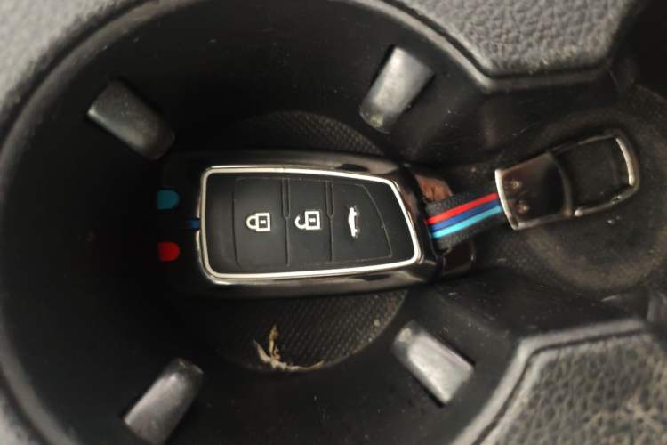 Used Dongfeng Aeolus AX7 2016 2.0L Automatic Zhiyi Trim