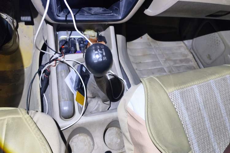 Used Dongfeng Ruichi 2010 3.0T Diesel Two-Wheel Drive Standard Version ZD30D13-3N