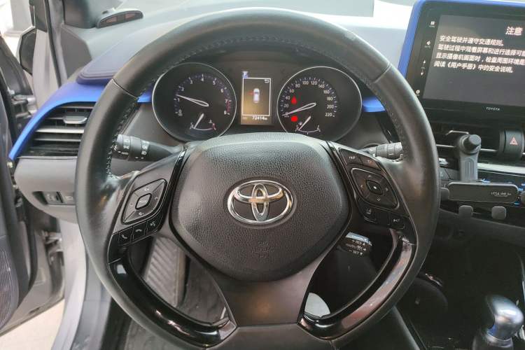 Used Toyota IZOA 2018 2.0L Yichi Edition China V Standard