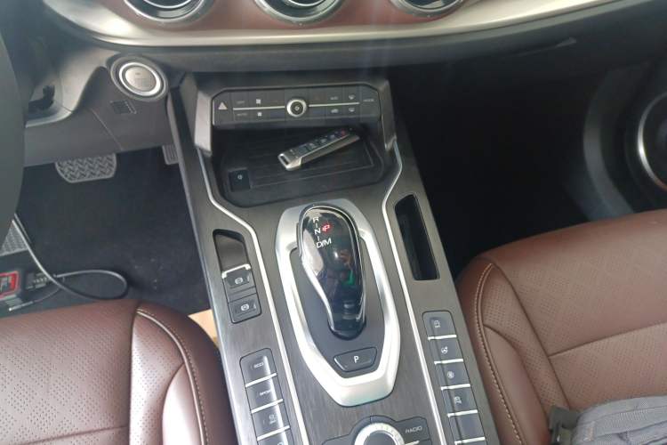 Used Wey VV6 2021 2.0T Two-Wheel Drive Smart Plus