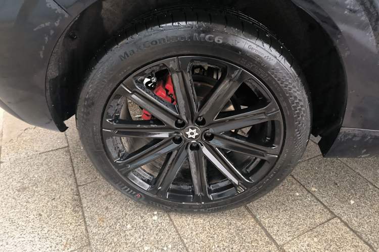 Used CHANGAN UNI-K 2023 2.0T All-Wheel-Drive Enjoyment Version Right Rear Wheel Hub