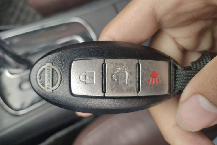 Used Nissan Tiida 2011 1.6L CVT Smart Version