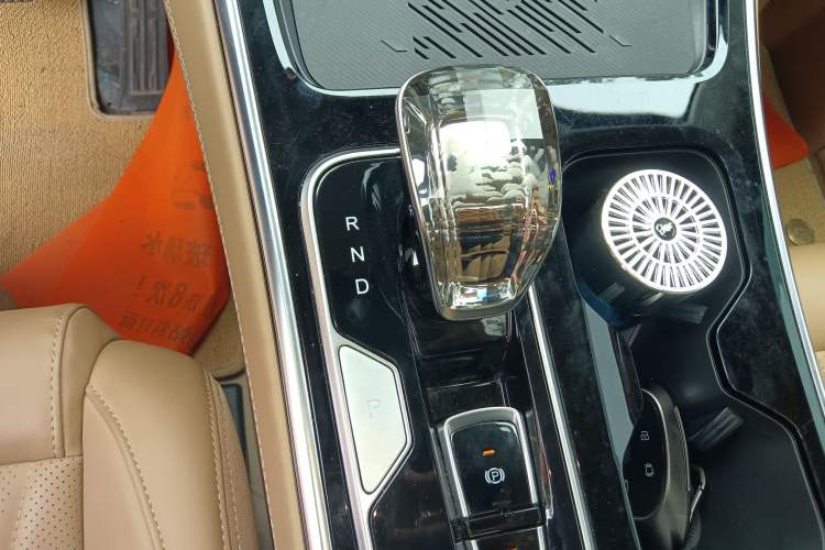 Used JAC Refine RF8 PHEV 2024 Zhiling Edition 1.5T 150KM Flagship Model – Lithium Iron Phosphate