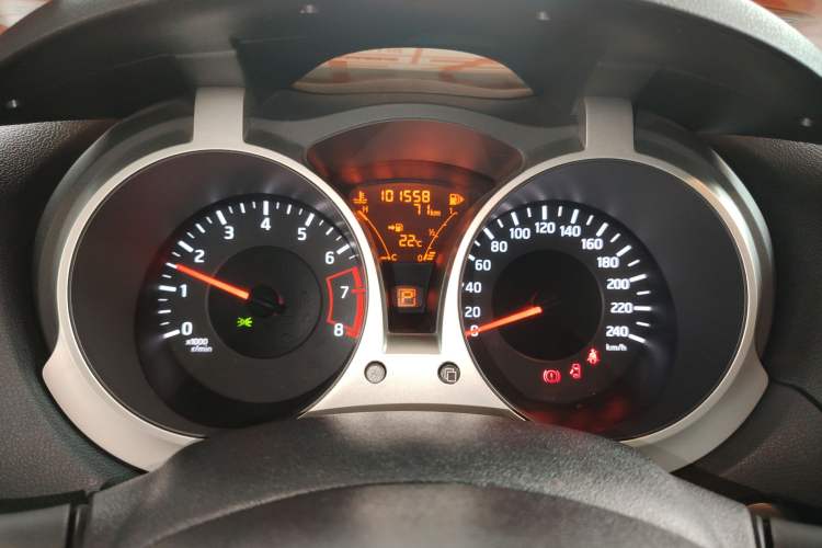 Used Infiniti ESQ 2014 1.6L Spontaneous Edition