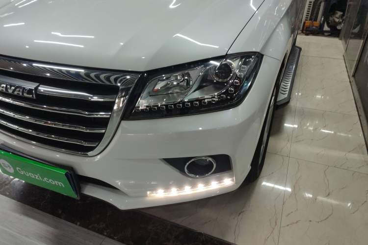 Used Haval H2 2018 1.5T Dual-Clutch Two-Wheel Drive Fashion Model China VI Standard
