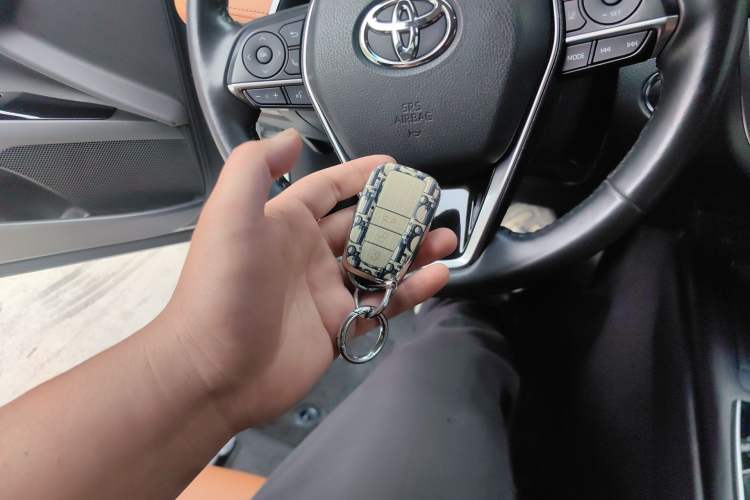 Used Toyota Camry 2021 2.5G Luxury Edition Vehicle Key