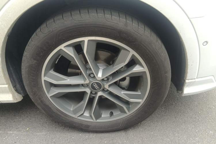 Used Audi Q3 2023 35 TFSI Fashion Dynamic Model (1.4T)
