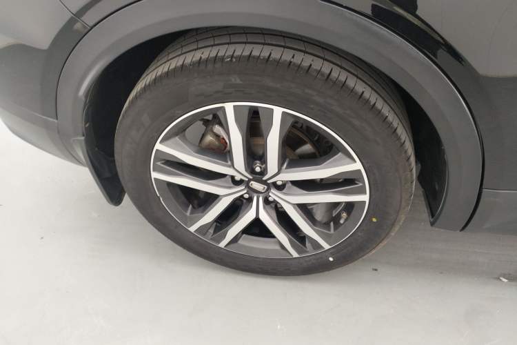 Used Bestune T99 2020 20TD Automatic Premium Edition Right Rear Wheel Hub
