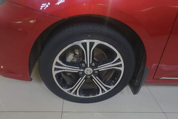Used MG 6 2017 20T Automatic Luxury Smart Connect Version China V Standard Left Front Wheel Hub