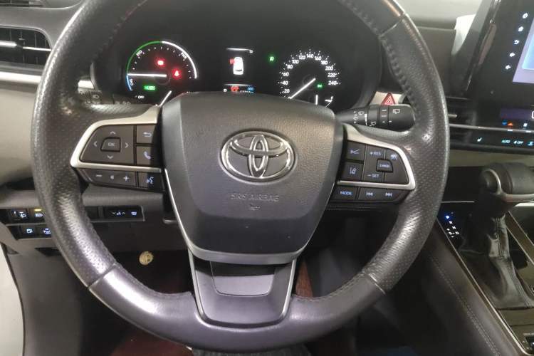 Used Toyota Sienna 2021 2.5L Hybrid Luxury Edition