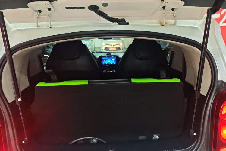 Used Roewe Clever 2021 302 km New Four-Seater Super-Efficient Version