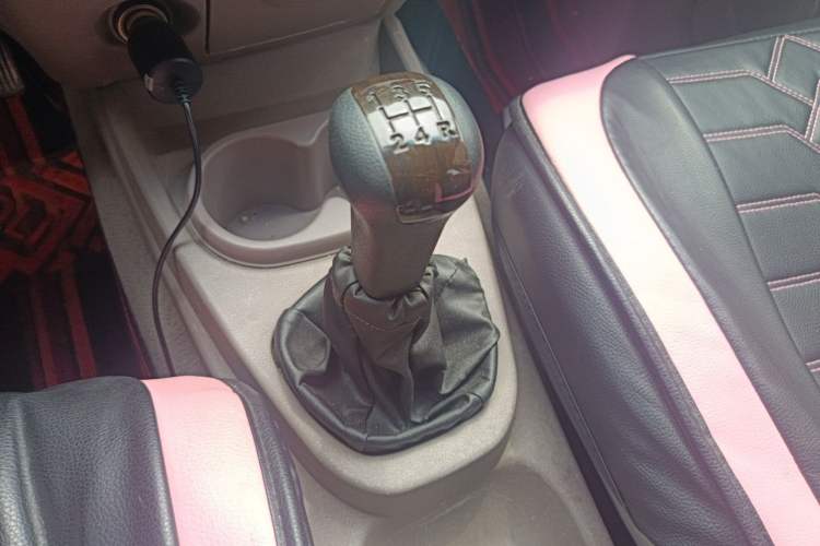 Used Wuling Hongguang 2014 1.2L Standard Model China IV