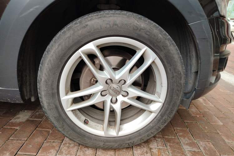 Used Audi Q5 2017 Plus 40 TFSI Technology Model Right Front Wheel Hub