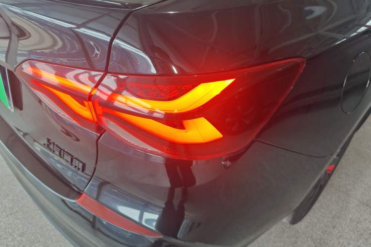 Used Chevrolet Monza 2019 Redline 320T Dual-Clutch Sporty Version China VI Standard
