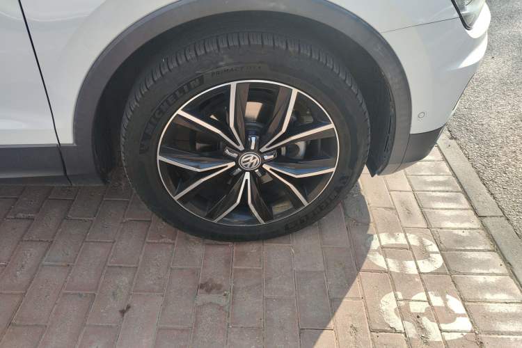 Used Volkswagen Tiguan L 2019 330TSI Automatic Two-Wheel Drive Smart Luxury Version China VI Standard
