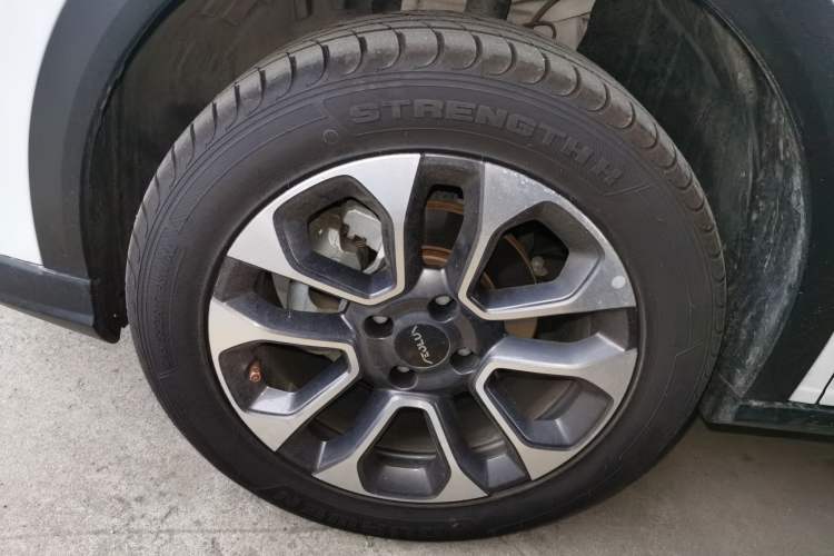 Used Dongfeng Aeolus Yixuan GS 2023 Mach Edition 1.5L Automatic Wealth Creation Version Left Front Wheel Hub